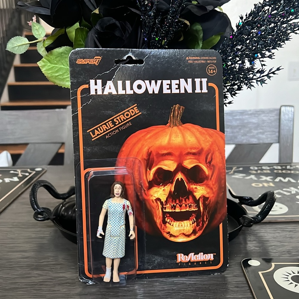Halloween II Laurie Strode Action Figure